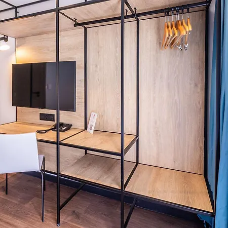 Ibis Cap Martin Menton 3* 로퀴에브륀캡마르탱