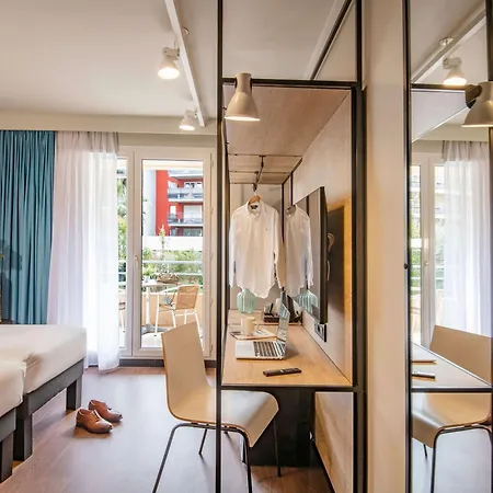 호텔 Ibis Cap Martin Menton 로퀴에브륀캡마르탱