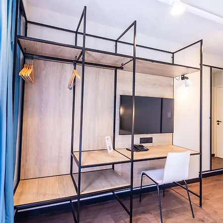 Ibis Cap Martin Menton 3* 로퀴에브륀캡마르탱